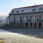 Chateau Nightingales 4* Hostoun