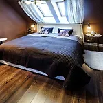 Hotel Chateau Nightingales 4*