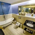 Hotel Chateau Nightingales 4*