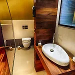 Hotel Chateau Nightingales 4*