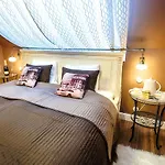 Chateau Nightingales 4* Hostoun