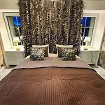 Hotel Chateau Nightingales 4*