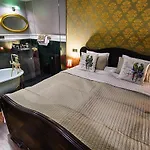 Hotel Chateau Nightingales 4*