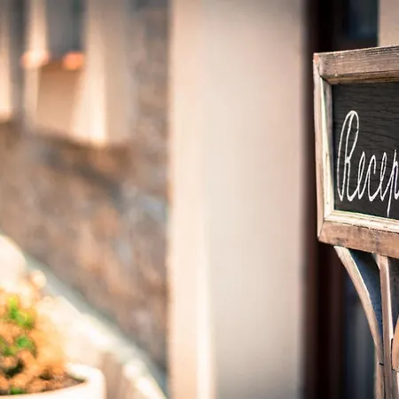 Chateau Nightingales Hostoun