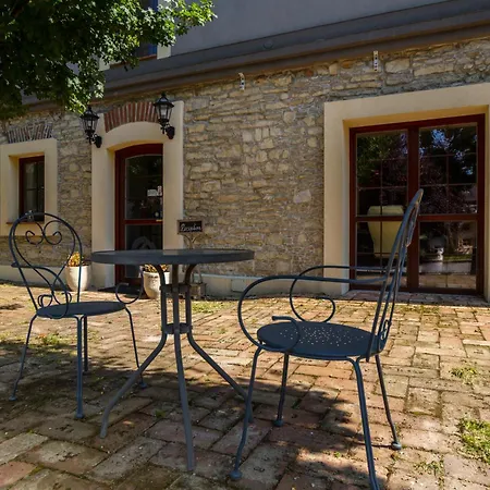 Chateau Nightingales Hostoun