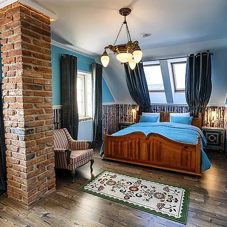 Hotel Chateau Nightingales 4*