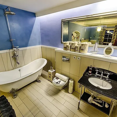 Hotell Chateau Nightingales 4*