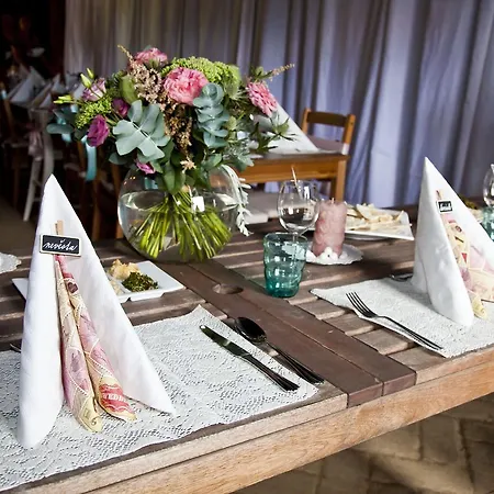 Chateau Nightingales 4* Hostoun