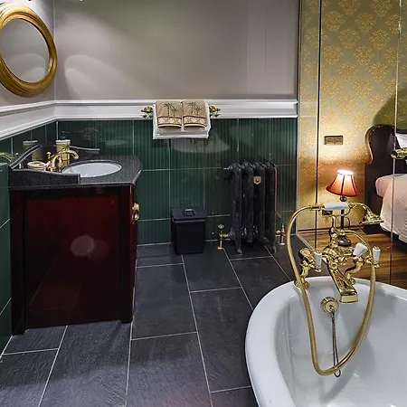 Hotell Chateau Nightingales 4*