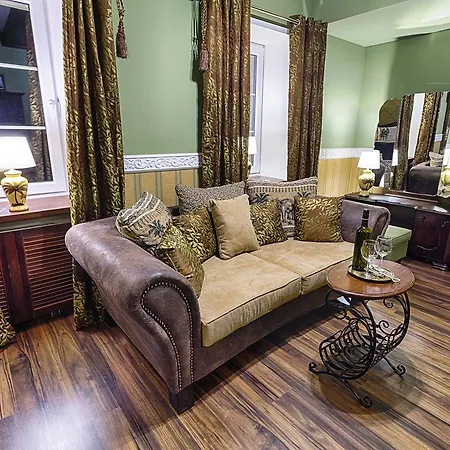 Chateau Nightingales 4* Hostoun