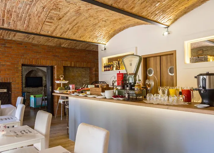 Chateau Nightingales 4* Hostoun