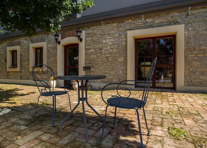 Chateau Nightingales Hostoun