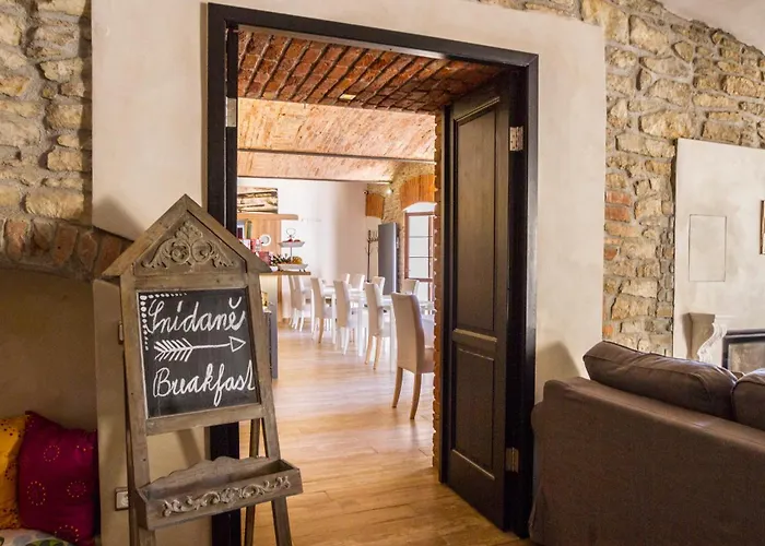 Chateau Nightingales 4*