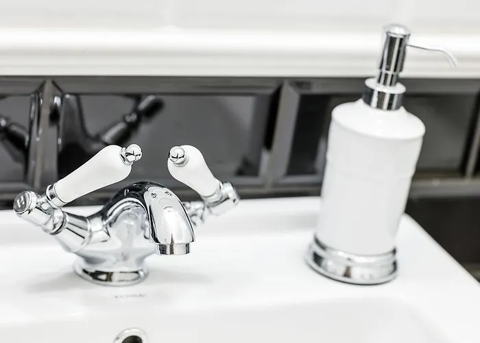 فندق Chateau Nightingales 4*