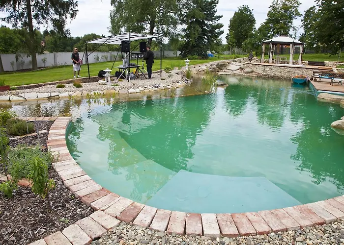 Hotel Chateau Nightingales 4*