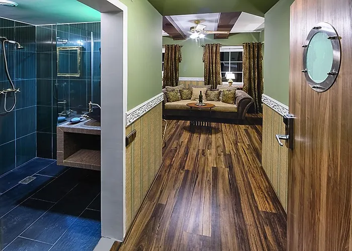 فندق Chateau Nightingales 4*